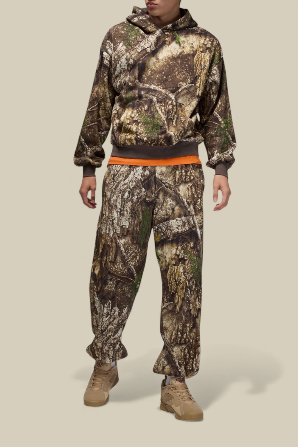 תמונת כל הלוק של מכנסי ג'וגר נייקי ג'ורדן X רילטריי